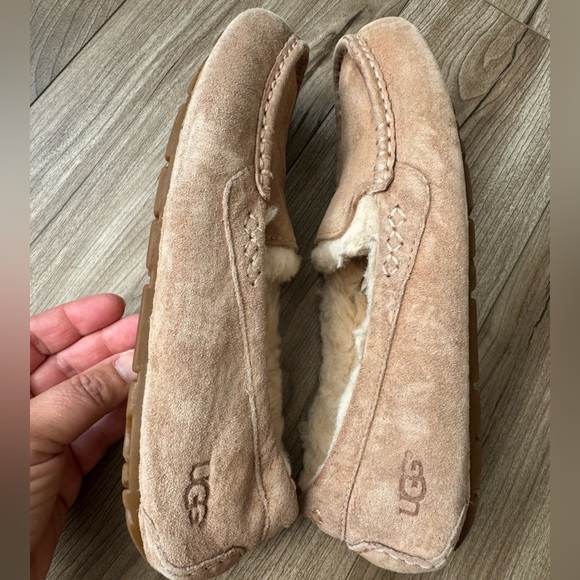 UGG Women’s Ansley Suede Slippers Sz 8 Tan - Picture 7 of 11
